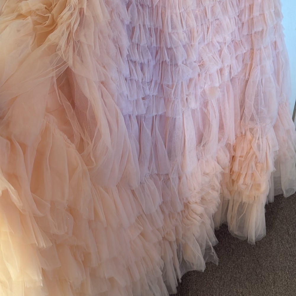 MAC DUGGAL
Pink Strapless Tulle Ruffle Gown Anthropologie - Picture 13 of 17